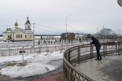 Вид с балкона Горно-геологического техникума на улицу Кычкина. п. Хандыга. 2 апреля 2018 г.